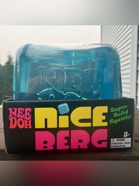 NeeDoh Nice Berg
